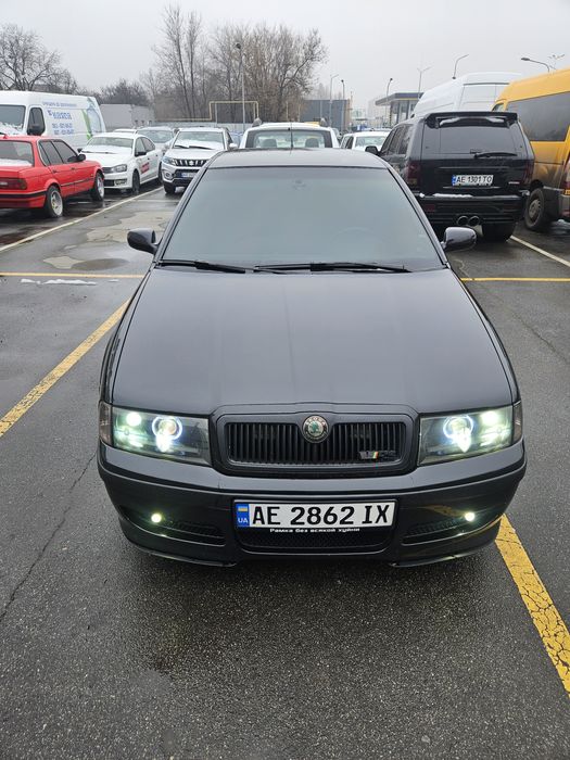 Продам шкоду тур 1.8 газ бензин