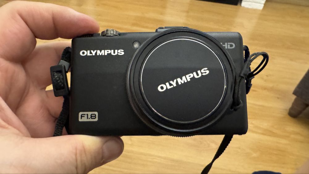 Olympus XZ 1 | Стан НОВОГО | Світлосильний F1.8 | Преміум-компакт