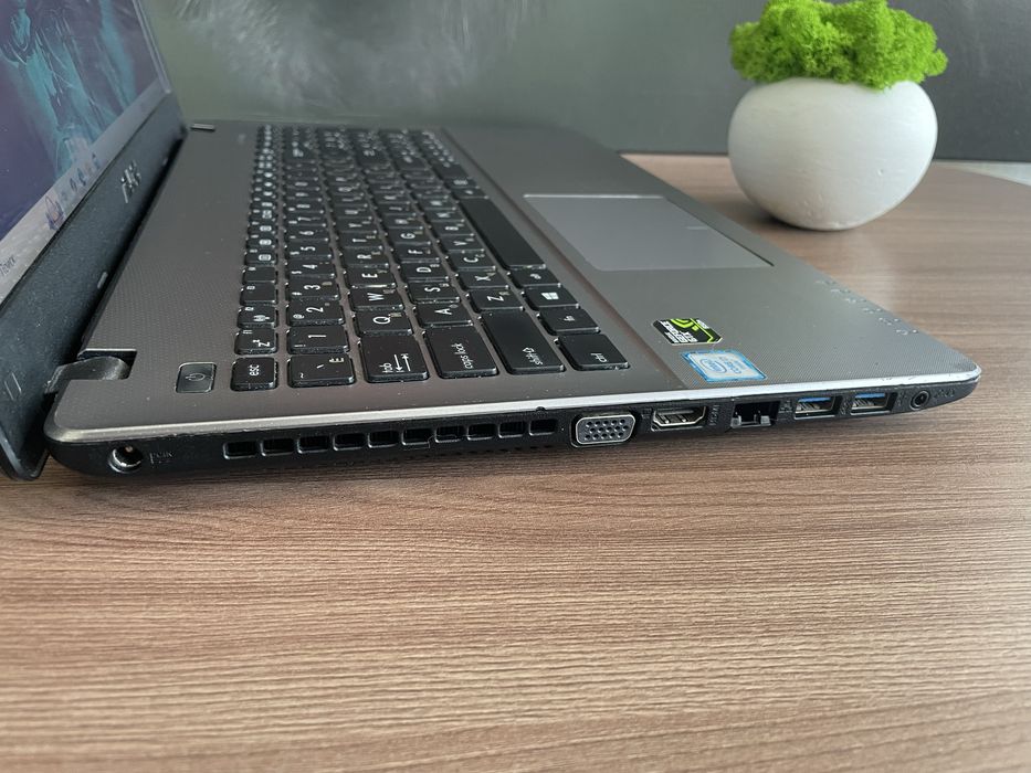 Игровой ноутбук Asus/i7-6700HQ/8 GB/ 480SSD/GeForce GTX 950 4 GB