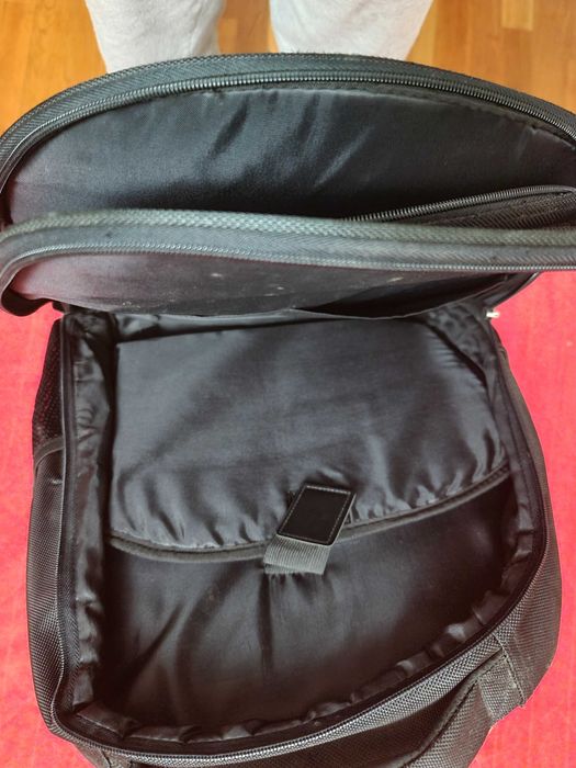 Mochila preta para portátil