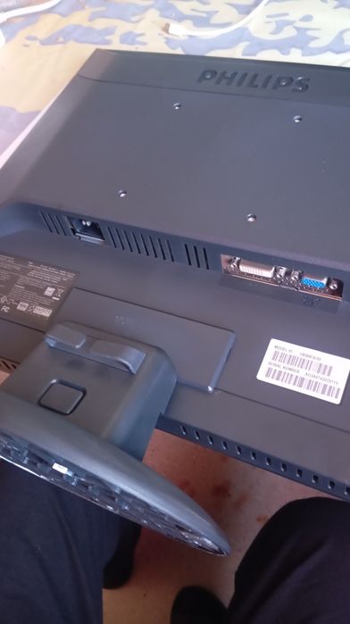 Монитор Phillips I 90S