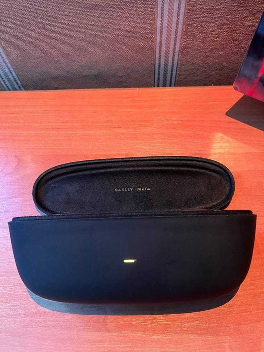 Oakley Meta HSTN