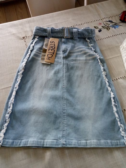 Nowa spódniczka z paskiem rozmiar 34/36