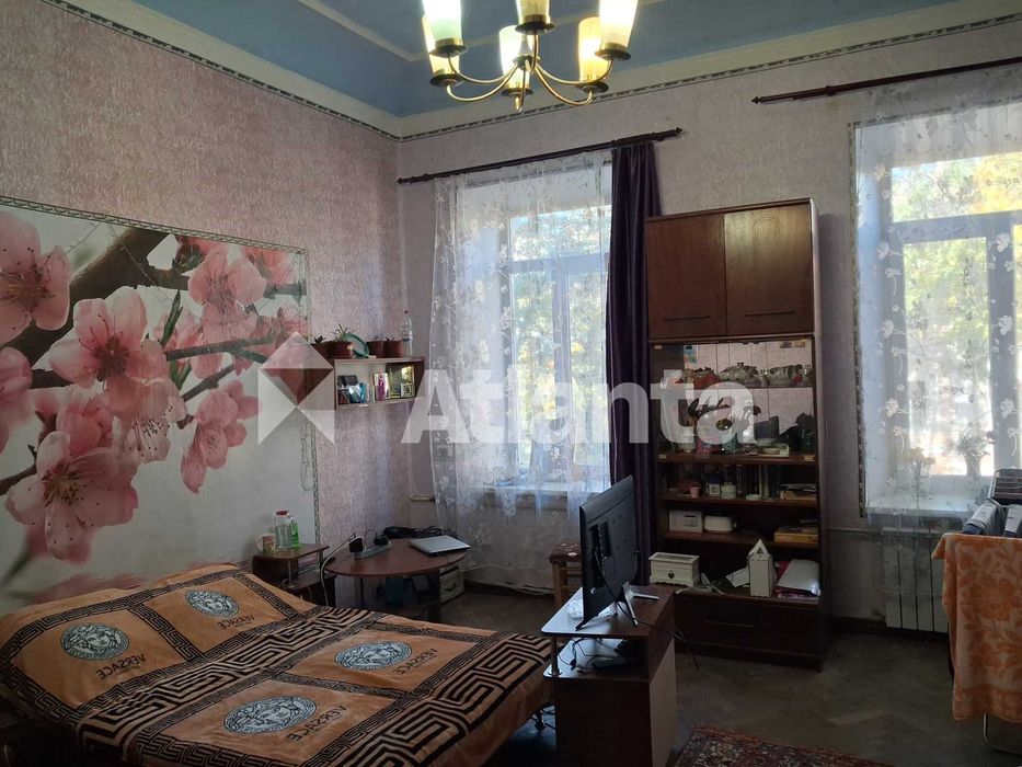 Кімната 28 м. в самому центрі Одеси. Вода в кімнаті