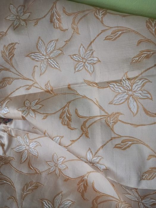 Sprzedam zasłony w kolorze złotym