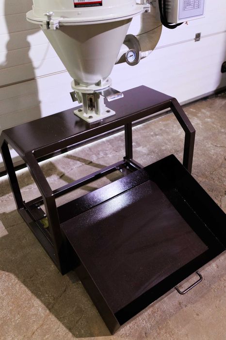 Сушильний бункер зі стійкою та контейнером