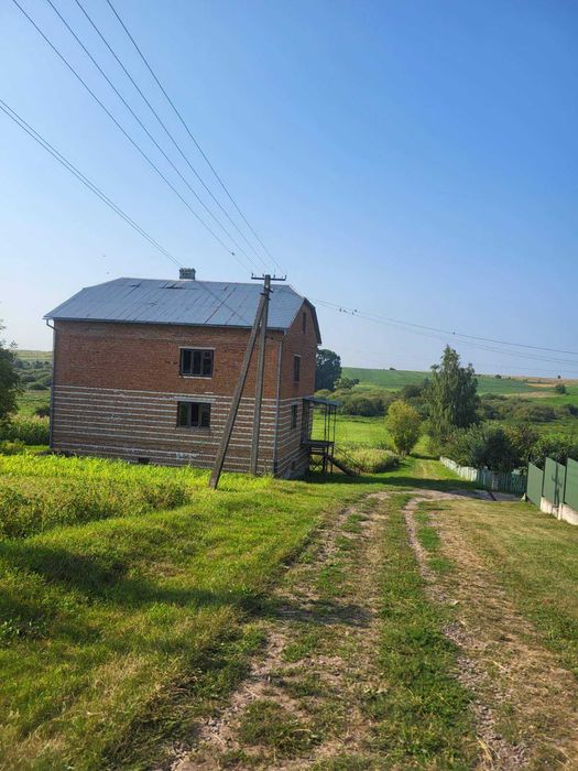 Продаж  будівля с. Новий Мілятин, Буський район під реабілітац.центр