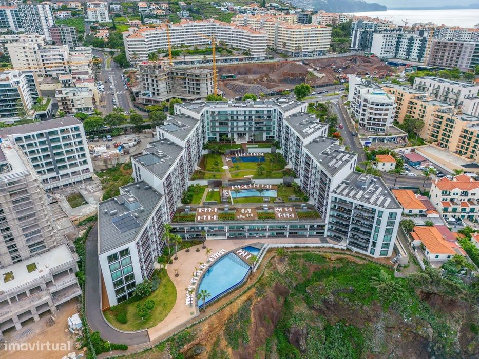 Apartamento T2 Edifício Madeira Palace Residences - Localizado Na Estr