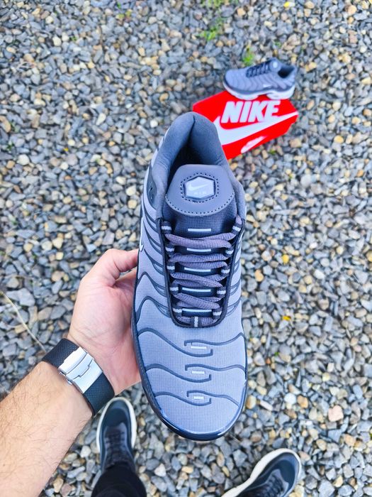 Кросівки підліткові Nike Air Max Tn Plus термо осінь зима сірі розмір 37 38 40