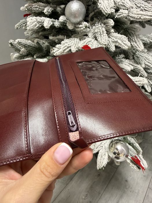 Шкіряний гаманець в бордовому кольорі