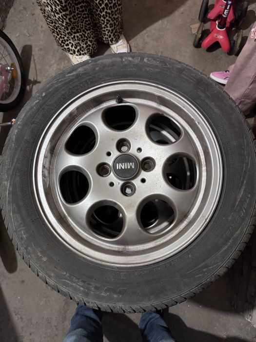 Felgi  Mini + opony stan bardzo dobry r15 175/65
