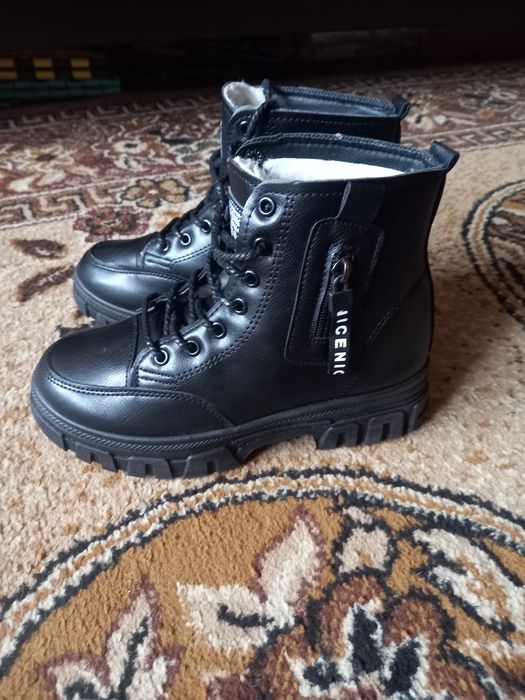Ботинки зимние 37