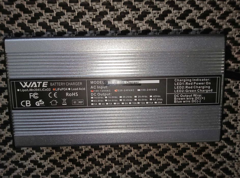 Продається зарядний пристрій для 24В LiFePo4 акумулятора