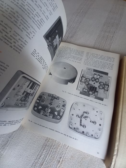 Television: Two Volumes64751285148547120