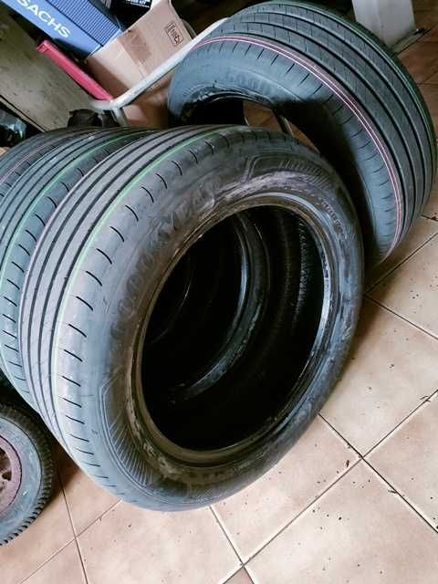 Pneus 215/55 R17 Goodyear Efficientgrip Performance - 2 novos!