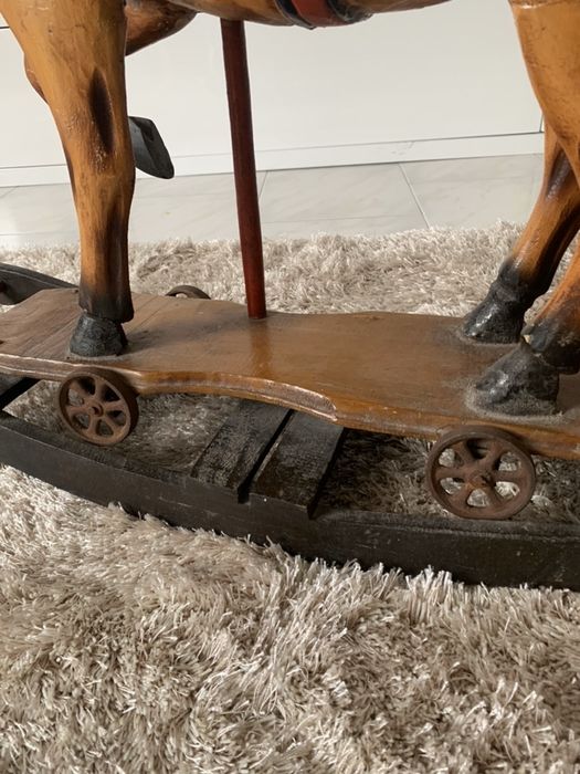 Cavalo de baloiço brinquedo de criança ano de 1920