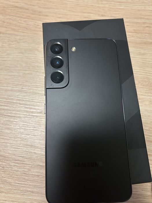 Samsung S22  czarny