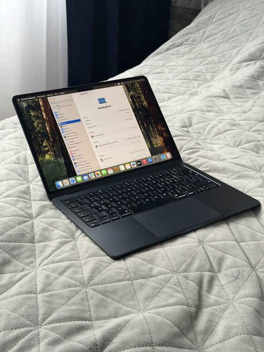 MacBook Air M2 8/256gb