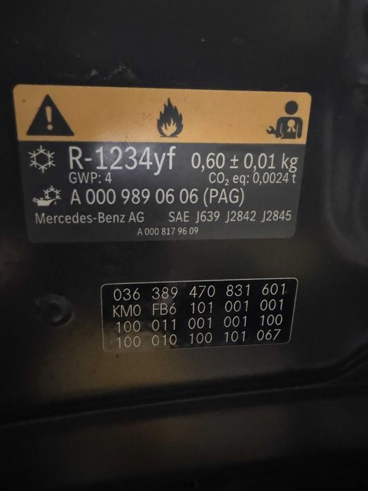 Mercedes GLC W254 Maska silnika kolor 2831