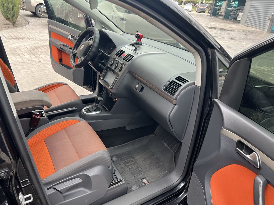 Volkswagen Touran Cross