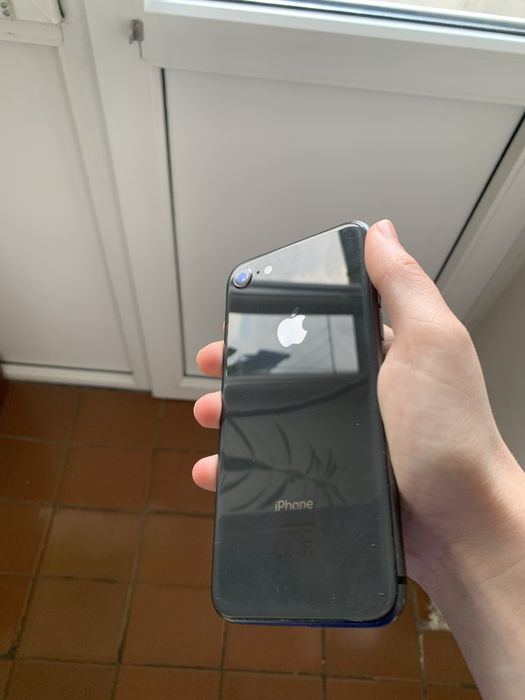 Iphone 8 хороший стан