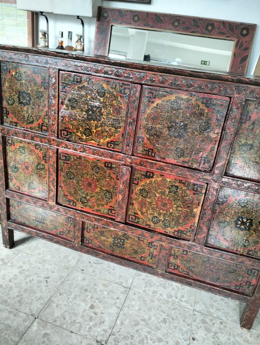 Aparador  antigo Tibetano