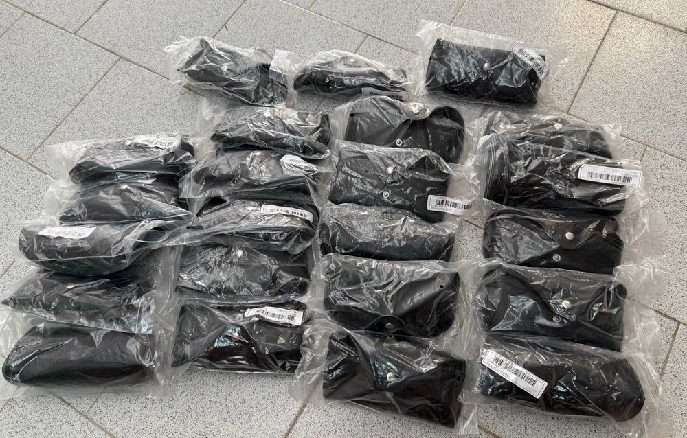 Estojos novos semi-rigido para óculos (23 un)