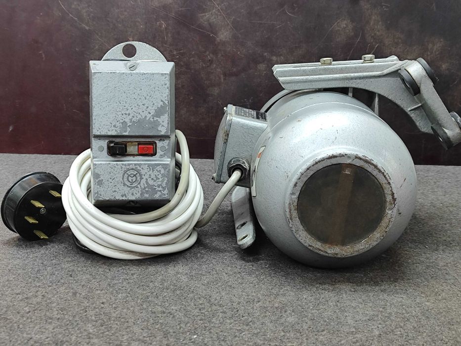 Двигатель электрический