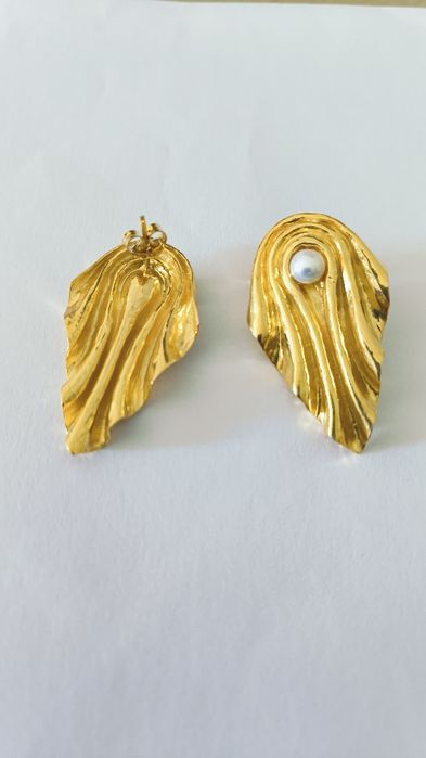 Brincos prata dourado com pérola