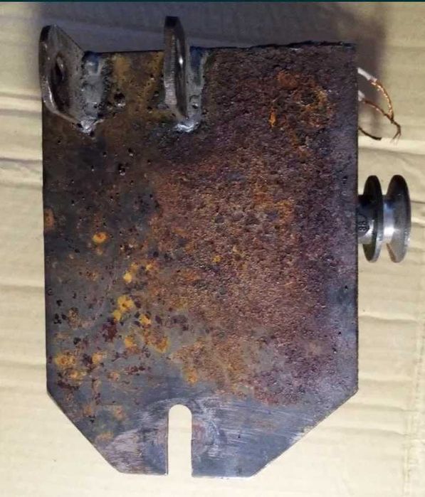 Электродвигатель лифтовой 127В (привод дверей) + станина и шкив