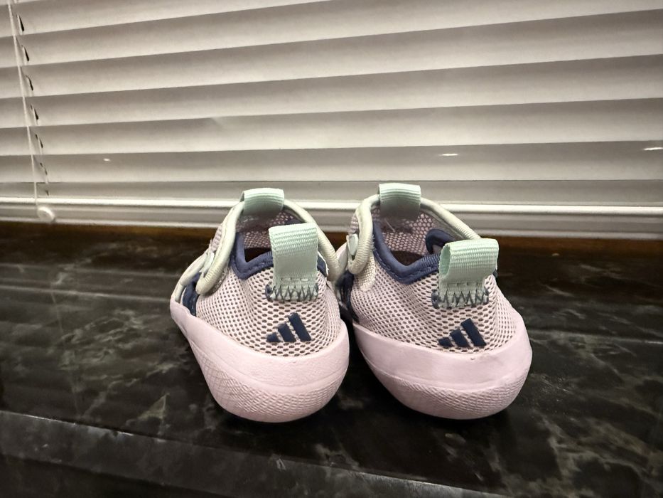Кросівки adidas літні, 21 розмір.