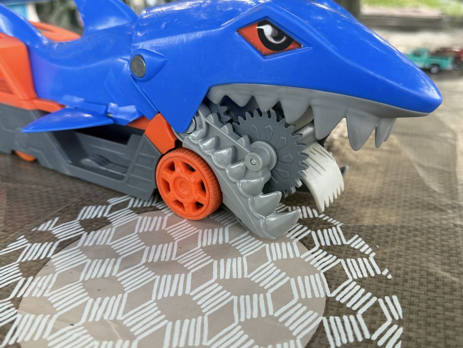 Акула Хот Вилс Hot Wheels