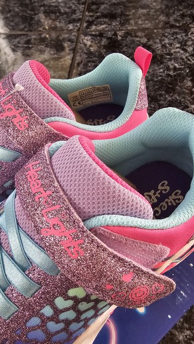 Nowe Skechers rozm.33