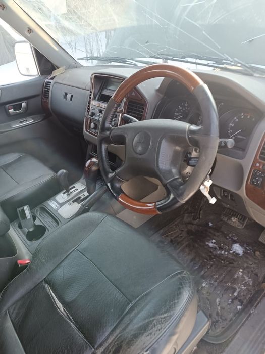 Продам Мітсубісі Паджеро 3.2 турбо. Праве кермо.