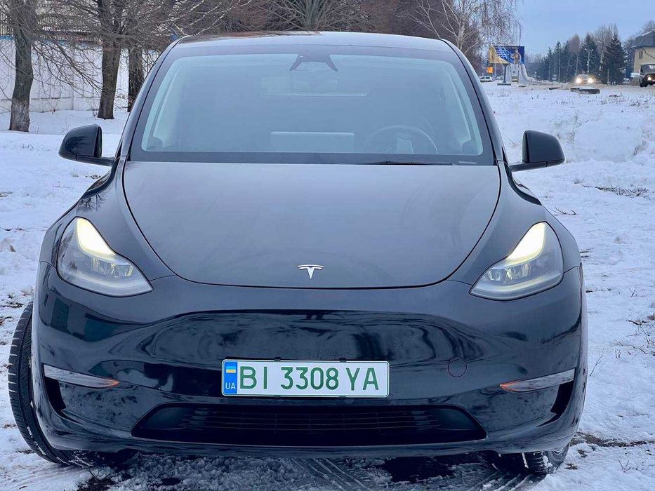Tesla Model Y 2024