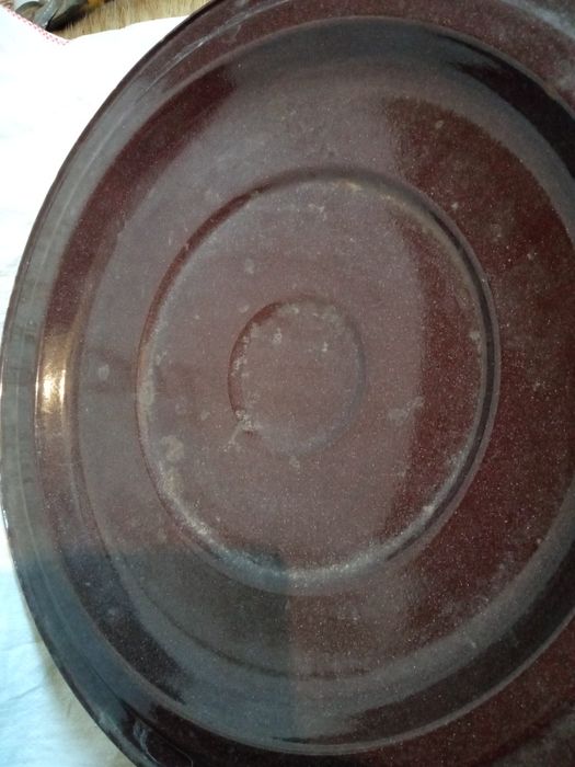 Кришка на каструлю великого розміру.