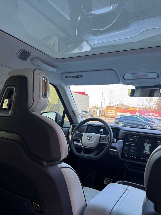 Rivian R1S Launch Edition