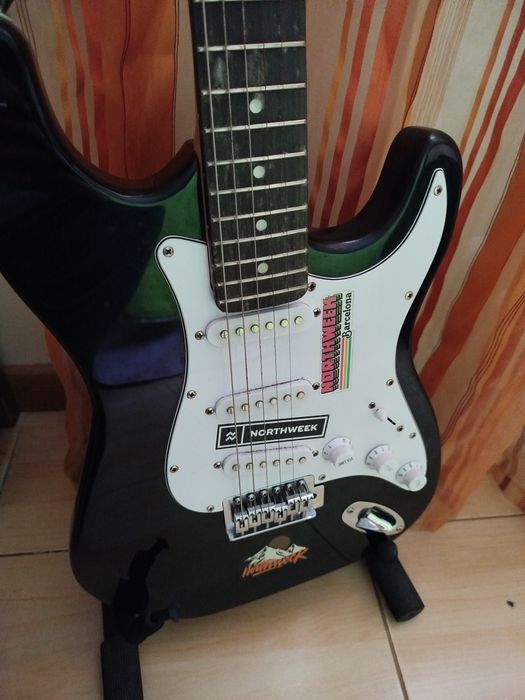 Guitarra Elétrica Daytona ST-309