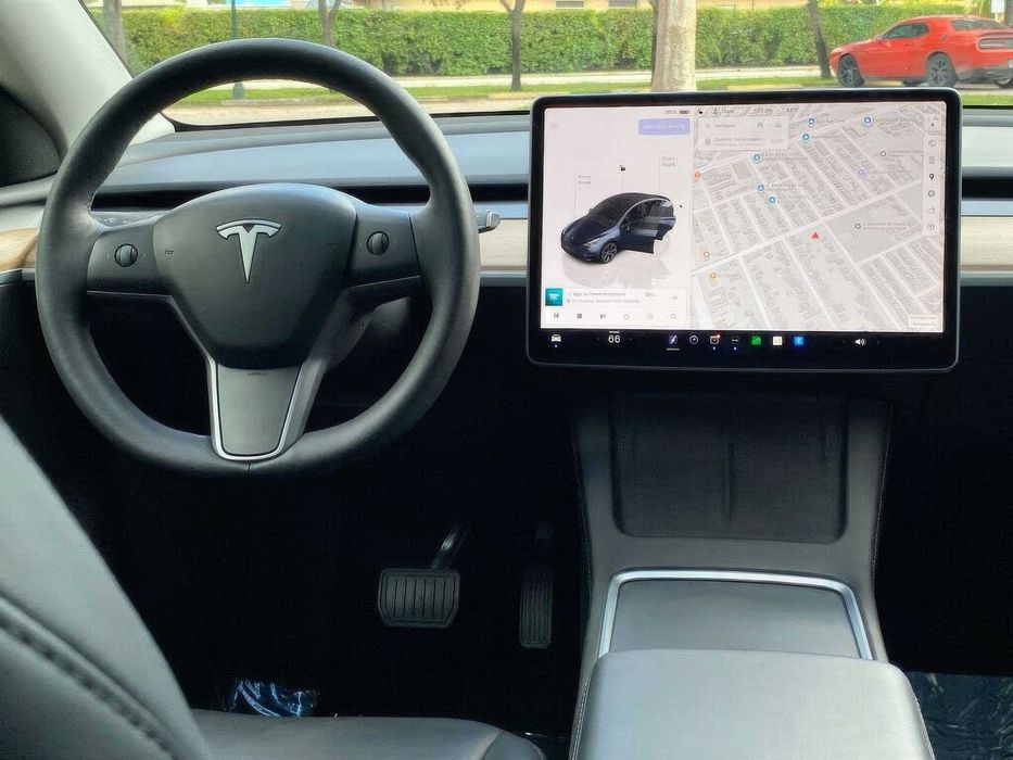 Tesla Model Y Long Range      2023