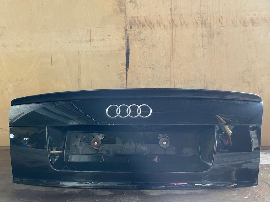 TAMPA DA MALA AUDI A4 B6 S-LINE