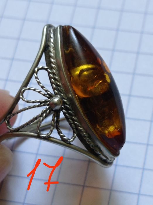 Цветочки, вишня, ягоды