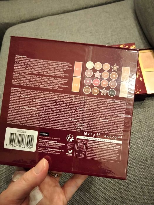 Paleta do makijażu NOWA zafoliowana