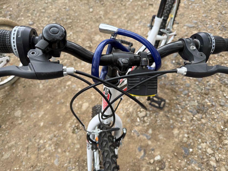 Ровер для підлітка  другий для дівчинки.   Італія