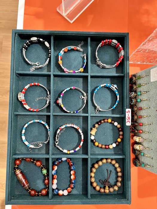 Pulseiras em saldo total, venda em lote abaixo do custo Bracelets
