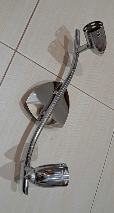 Lampa sufitowa na 2 reflektory