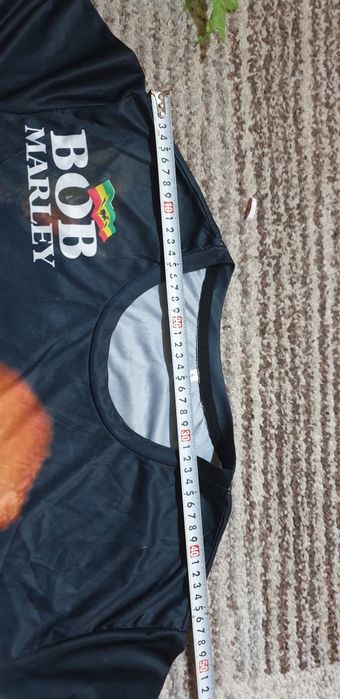 Czapka Rasta z dredami, plus koszulka i naszyjnik ze sztucznym zielem