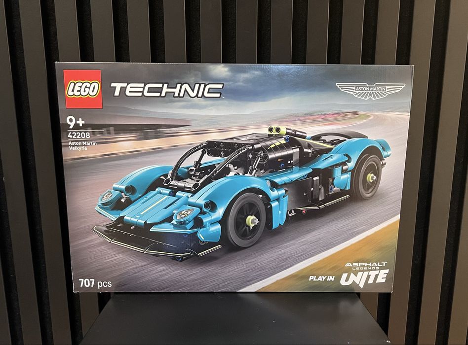 LEGO Technic 42208 Aston Martin Valkyrie