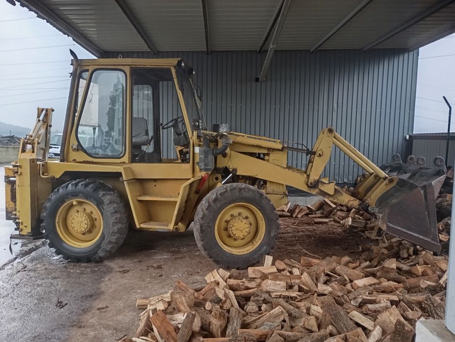 Retroescavadora motor perkins venieri 7.33