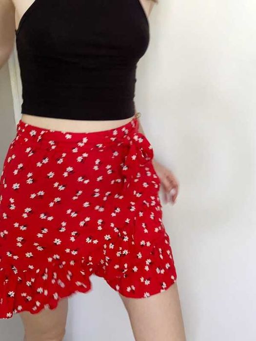 Spódnica mini czerwona w kwiatki