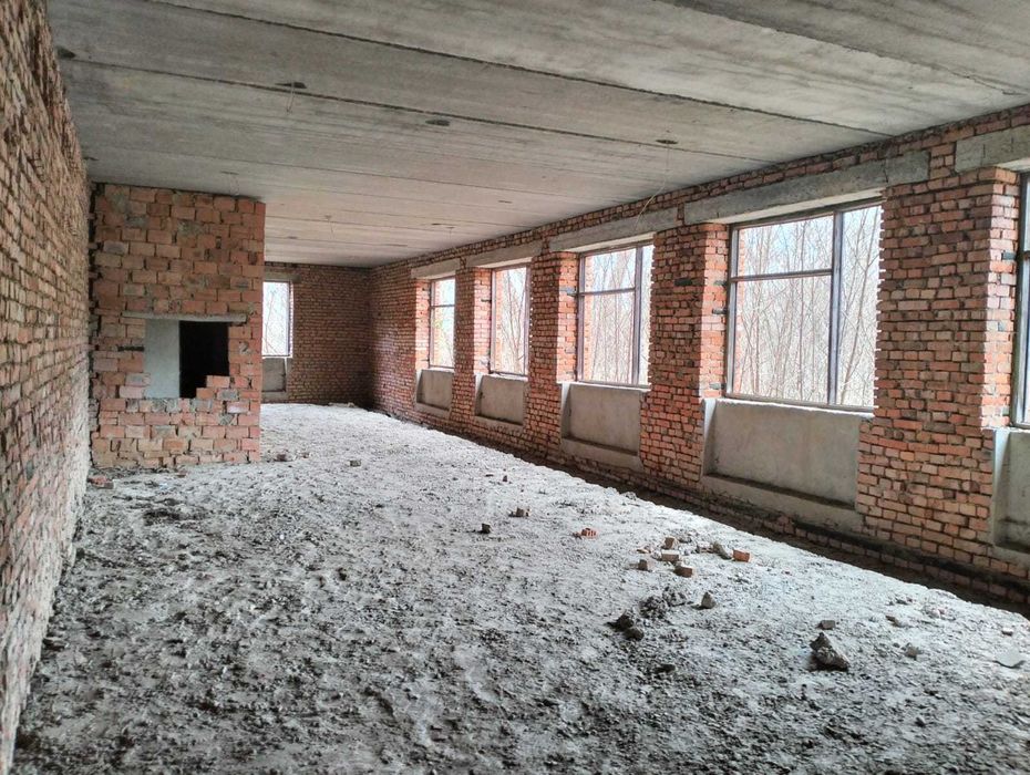 Нежитлове приміщення, адміністративний будинок